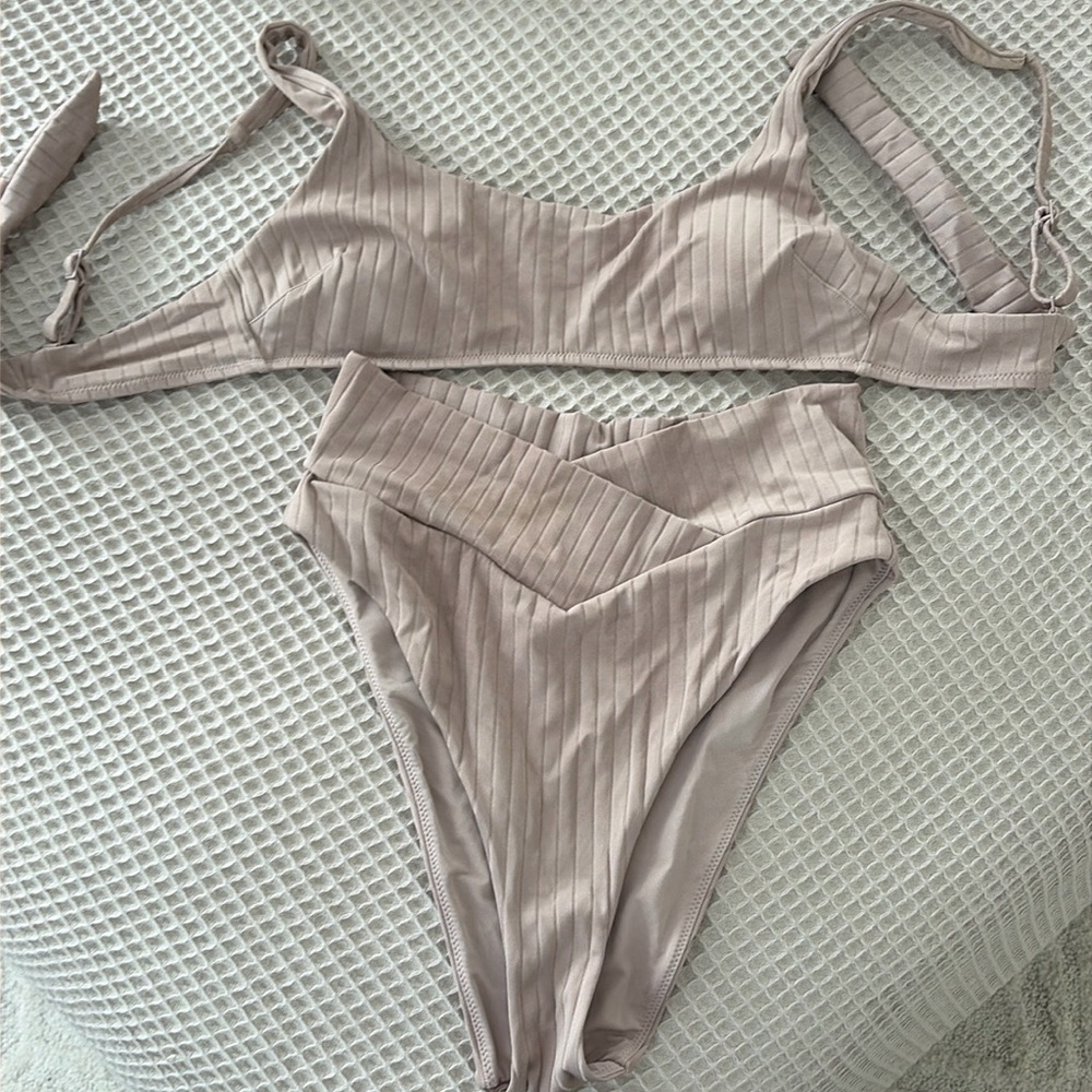 Aerie bikini! Small top medium bottoms